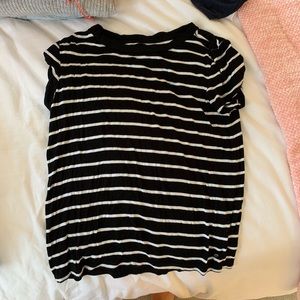 American Eagle black and white striped w shirt